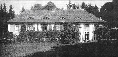 Pa�ac w Gardzieniu strona frontowa stan z pocz. XX w.