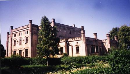 Neogotycki pa�ac w Ba�oszycach 