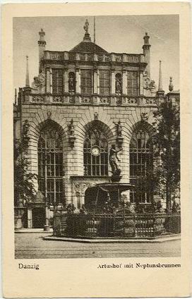 Danzig - Artushof mit Neptunsbrunnen